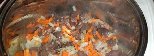 рассольник с перловкой и почками в мультиварке. Шаг 7