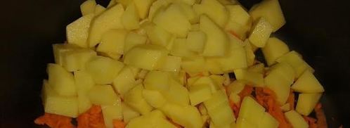 щи из квашеной капусты в мультиварке. Шаг 3