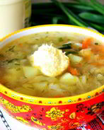 Щи из молодой капусты на курином бульоне