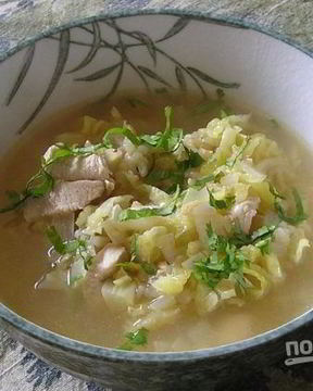 Щи из свежей капусты с курицей
