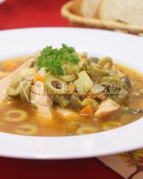 Рыбная солянка и семгой и оливками