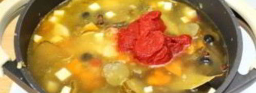 солянка с копченой колбасой. Шаг 5