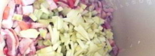 солянка сборная в мультиварке. Шаг 5