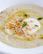 Суп из яблока и корня сельдерея со сметаной