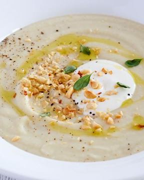 Суп из яблока и корня сельдерея со сметаной