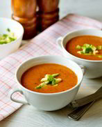 Острый суп-пюре из фасоли с авокадо