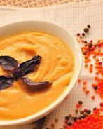 Пряный чечевичный суп-пюре с сыром Джюгас