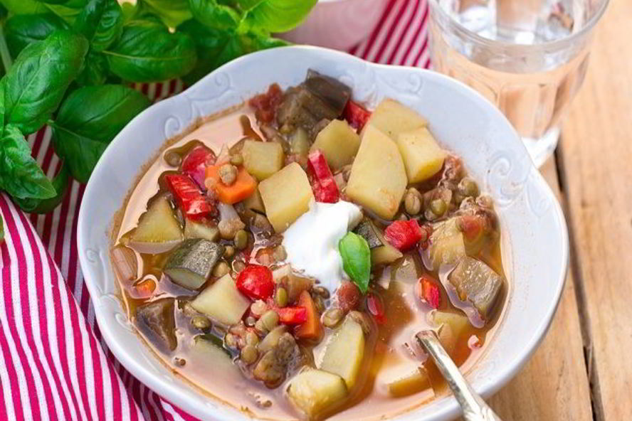 Рецепт супа с баклажанами, чечевицей и помидорами