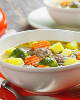 Суп с фрикадельками и брюссельской капустой