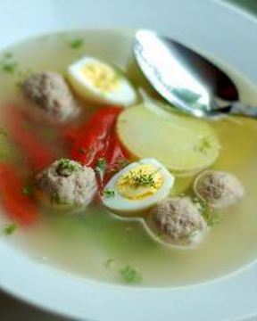 Суп с фрикадельками и перцем