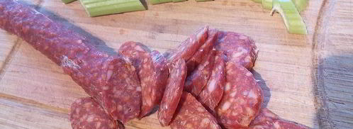 суп с копчеными колбасками и зеленой капустой. Шаг 2