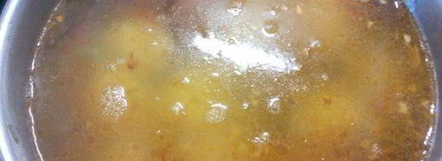 суп с копчеными колбасками и зеленой капустой. Шаг 7