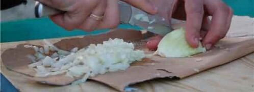 баварский пивной сырный суп с копчеными колбасками. Шаг 15