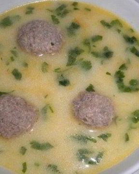 Сырный суп с фрикадельками из говяжьего фарша