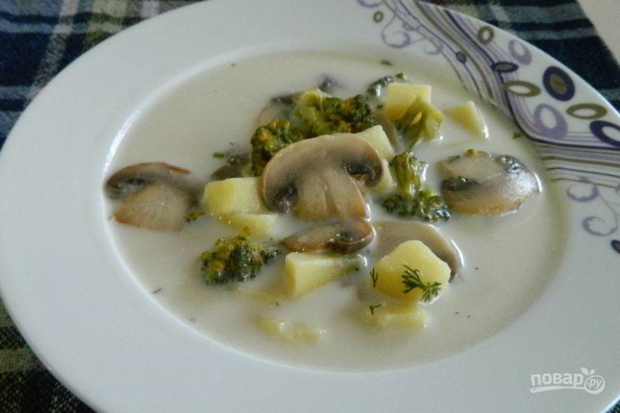 Рецепт сырного супа с шампиньонами и брокколи