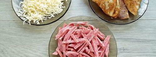 блинчики с колбасой и сыром. Шаг 7