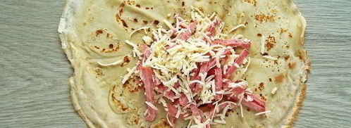 блинчики с колбасой и сыром. Шаг 9