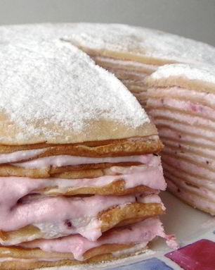 Блинчики с творогом и клубникой