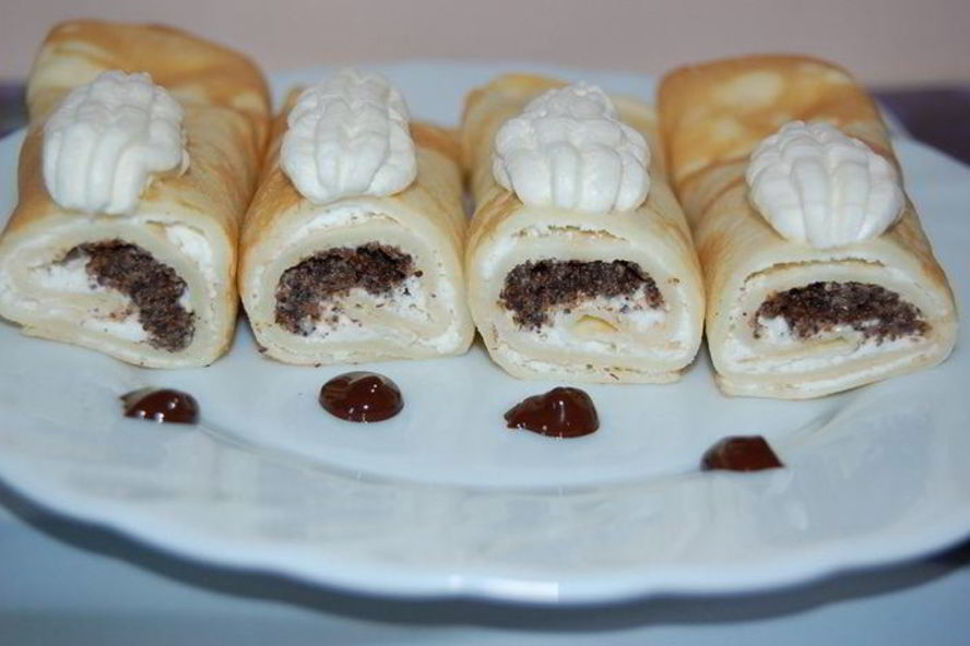 Рецепт блинчиков с творожно-сметанно-маковой начинкой