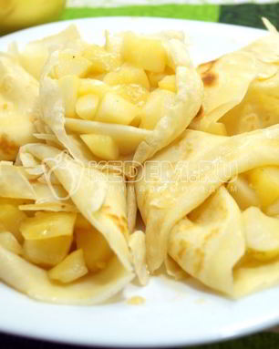 Блины с яблоками