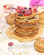 Панкейки с хурмой и маком