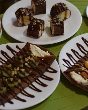 Шоколадные блинчики с творожной начинкой