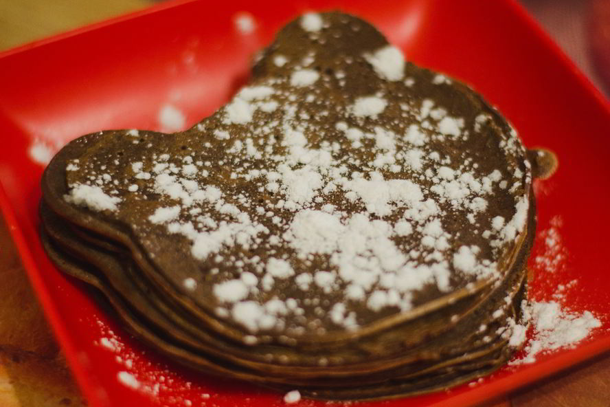 Рецепт шоколадных блинов с медом