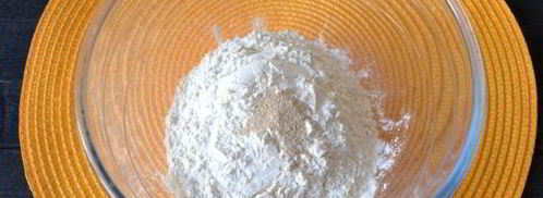 тонкие дрожжевые блины на молоке. Шаг 4