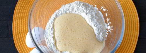 тонкие дрожжевые блины на молоке. Шаг 6