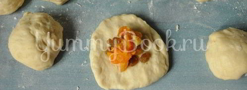 булочки с курагой и изюмом. Шаг 4