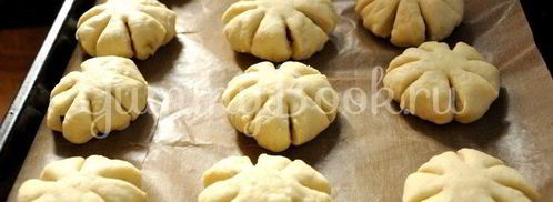 булочки с курагой и изюмом. Шаг 6