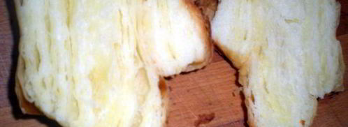 круассаны — пирожные с кондитерским кремом и лепестками миндаля. Шаг 8