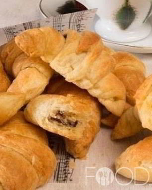 Круассаны с ореховой начинкой