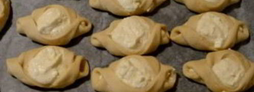 ватрушки с творогом на сметанно-дрожжевом тесте. Шаг 9