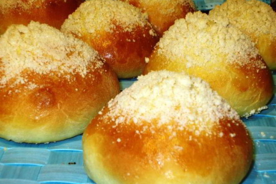 Рецепт воздушных булочек с шоколадной пастой и штрейзелем