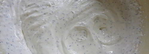 бананово-фисташковый кекс под молочно-маковой глазурью. Шаг 17