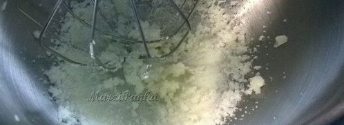 бананово-фисташковый кекс под молочно-маковой глазурью. Шаг 8