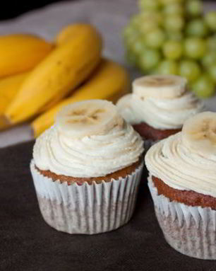 Банановые капкейки с корично-медовым кремом
