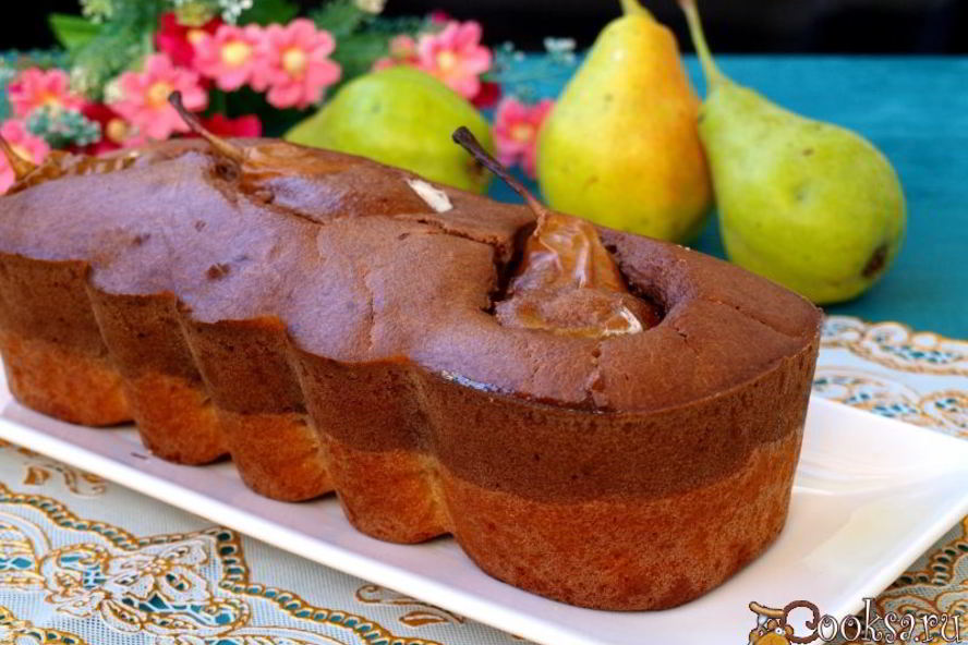 Рецепт двухцветного манного кекса с целыми грушами