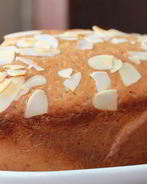 Лимонный кекс с миндальными лепестками