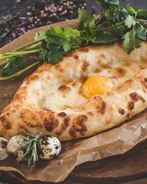 Хачапури по аджарски из слоеного теста