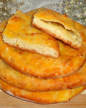 Хачапури с сыром из дрожжевого теста