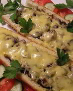 Фаршированный багет с грибами и курицей