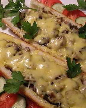 Фаршированный багет с грибами и курицей