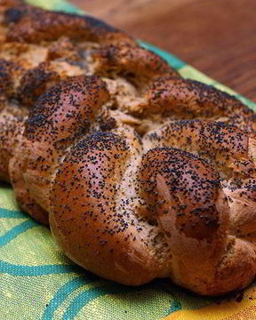 Хала с маком