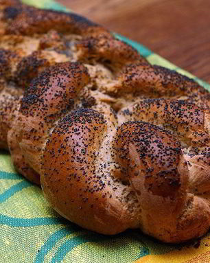 Хала с маком