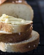 Оливковый хлеб с манкой по мотивам хлеба Ришара Бертине