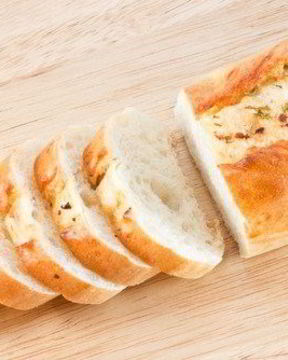 Постный хлеб из спельтовой муки с розмарином и зеленым перцем