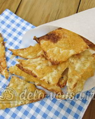 Чипсы из лаваша с сыром