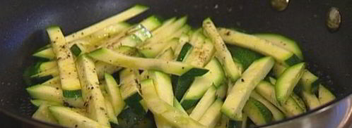 лаваш с красной фасолью, цукини и помидорами. Шаг 4